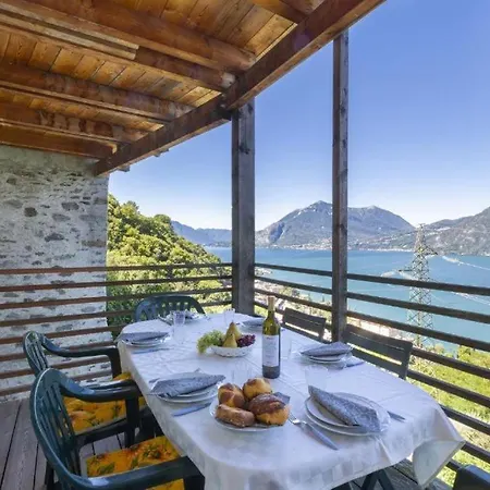 Poolside Cristina דירה