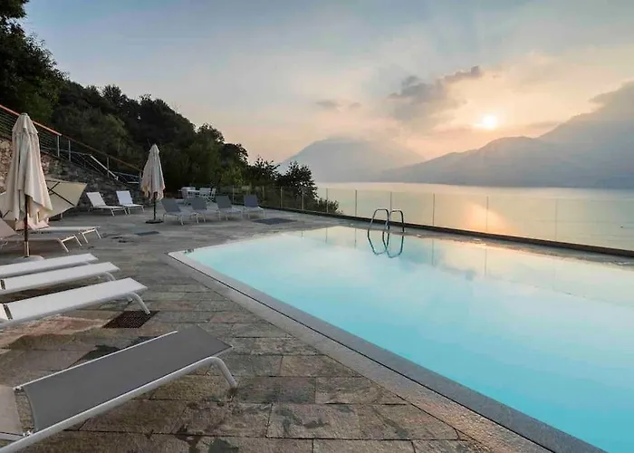 Poolside Cristina Apartament Bellano